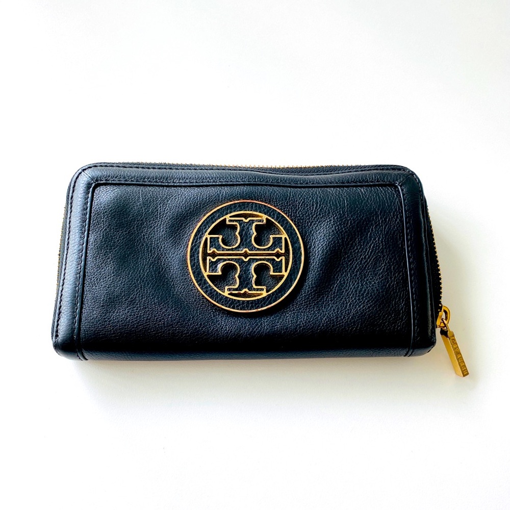 Tory Burch Amanda zip continental wallet in black